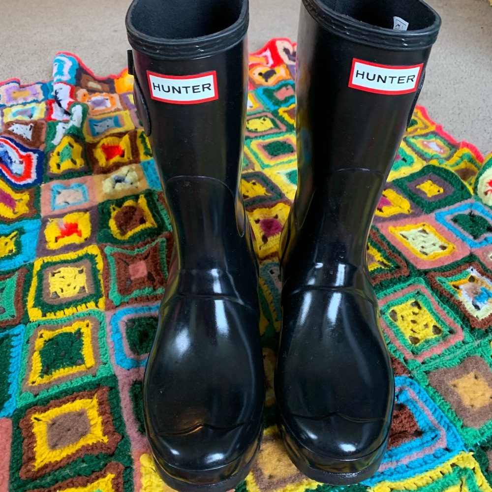 Glossy black Hunter midi rain boots